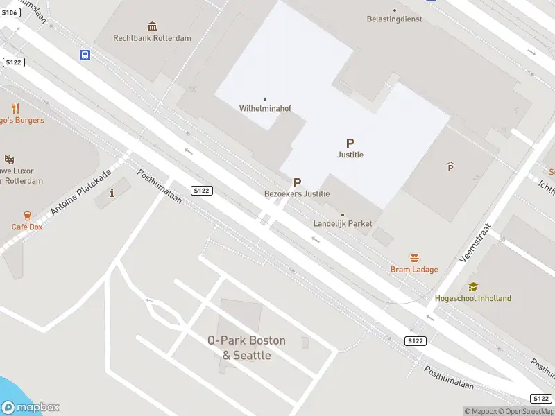 Politie naar de Posthumalaan in Rotterdam vanwege ongeval met letsel