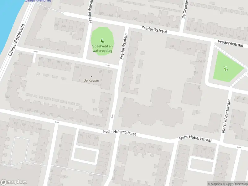 Ambulance met gepaste spoed naar de Hendrik de Keyserstraat in Rotterdam