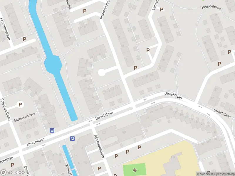 Ambulance met grote spoed naar de Gaasterlandhoeve in Vlaardingen