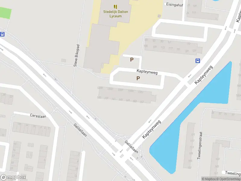 Ambulance met grote spoed naar de Kapteynweg in Dordrecht