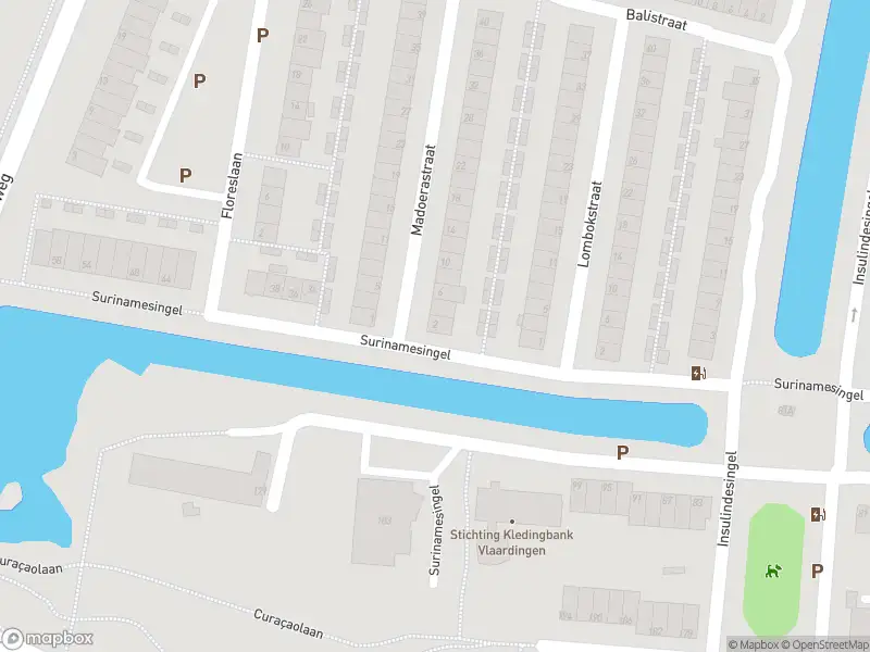 Ambulance met gepaste spoed naar de Madoerastraat in Vlaardingen