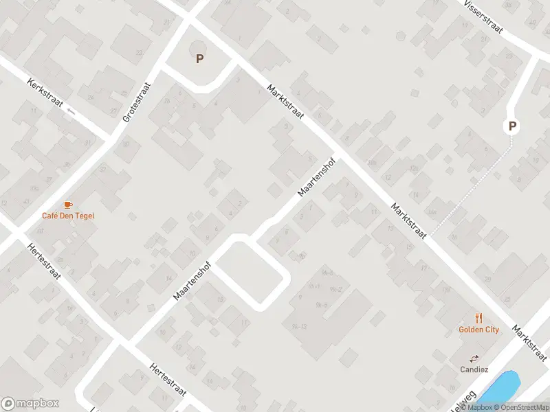 Ambulance met grote spoed naar de Maartenshof in Linne