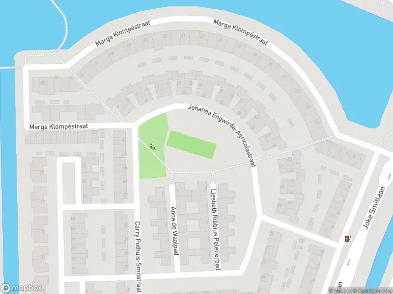 Ambulance met grote spoed naar de Marga Klompéstraat in Spijkenisse