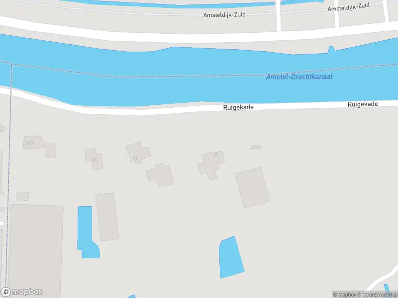 Ambulance met grote spoed naar de Ruigekade in De Hoef