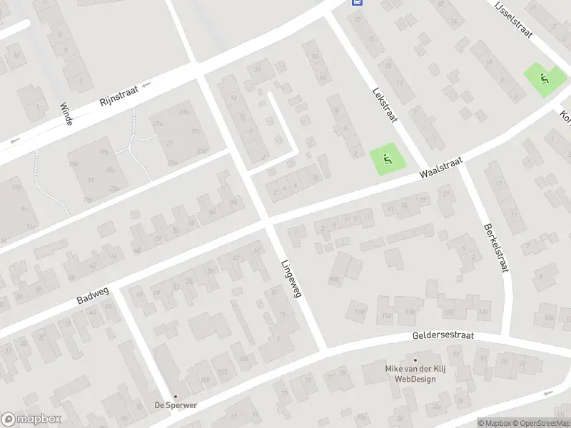 Brandweer met gepaste spoed naar de Waalstraat in Geldermalsen vanwege afhijsen patient