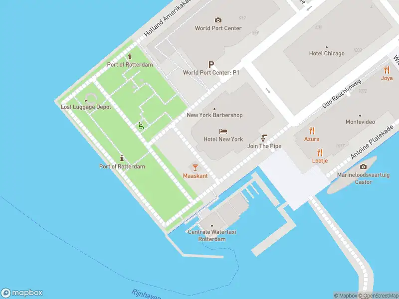 Ambulance met gepaste spoed naar de Koninginnenhoofd in Rotterdam