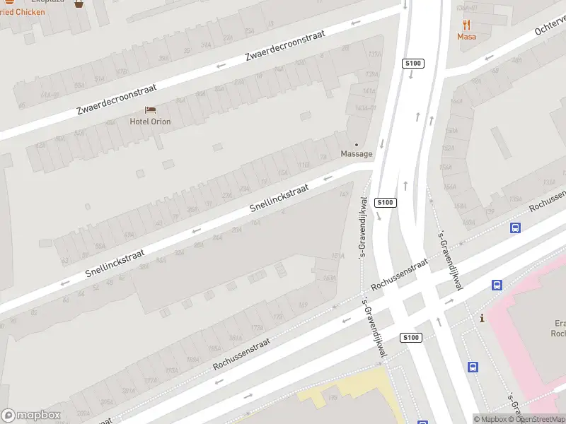 Ambulance met gepaste spoed naar de Snellinckstraat in Rotterdam