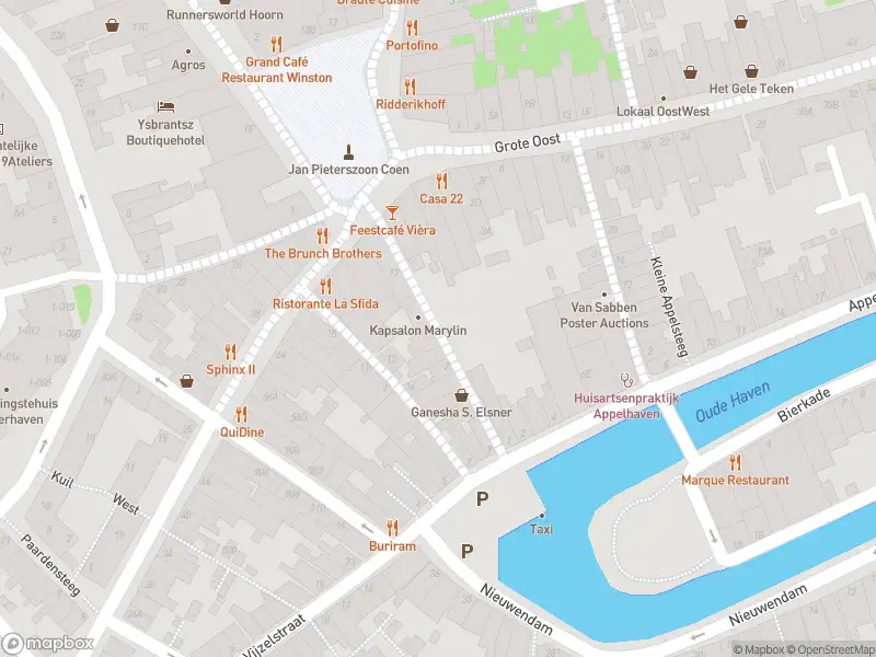 Ambulance met gepaste spoed naar de Grote Havensteeg in Hoorn