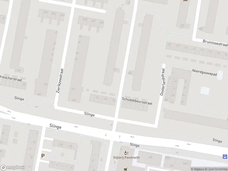 Ambulance met grote spoed naar de Schuddebeursstraat in Rotterdam