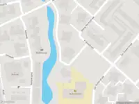 Ambulance met grote spoed naar de Anthonie P Schotelstraat in Volendam