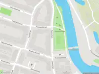 Ambulance met gepaste spoed naar de Zwaanshals in Rotterdam