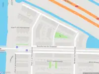 Ambulance met grote spoed naar de Pieter van den Heuvelpad in Amsterdam