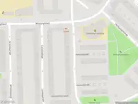 Ambulance met grote spoed naar de Gulden Winckelstraat in Amsterdam