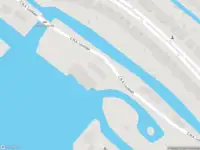 Ambulance met gepaste spoed naar de C.N.A.Looslaan in Rotterdam