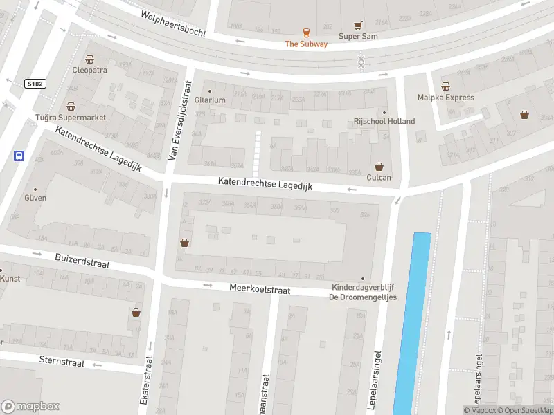 Ambulance met grote spoed naar de Katendrechtse Lagedijk in Rotterdam