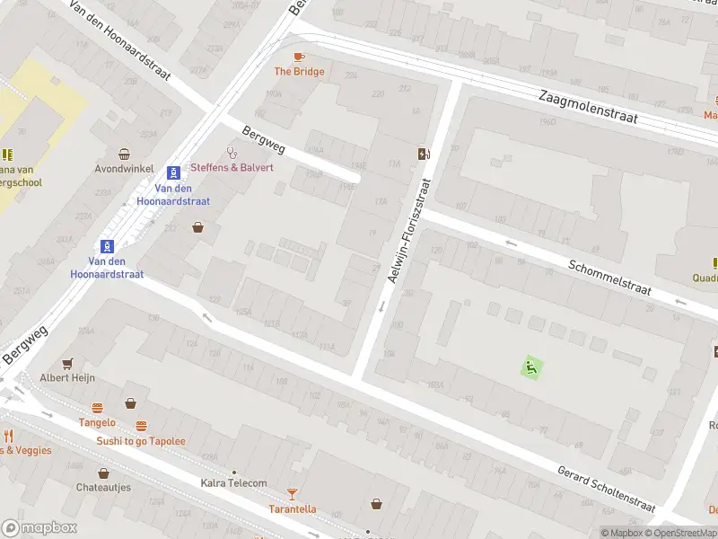 Ambulance met gepaste spoed naar de Aelwijn-Floriszstraat in Rotterdam