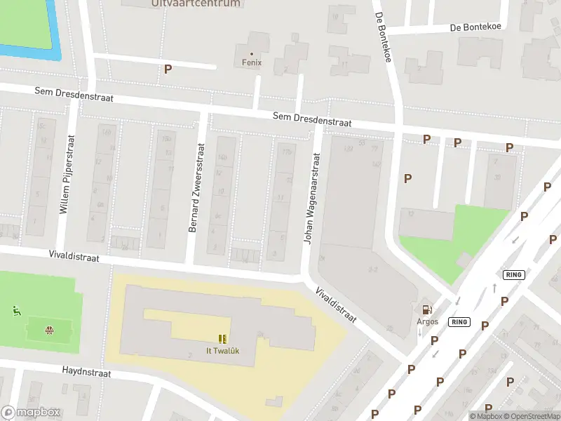 Brandweer met grote spoed naar de Richard Holstraat in Leeuwarden vanwege gebouwbrand