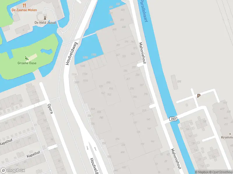 Ambulance met grote spoed naar de Mahoniehout in Zaandam