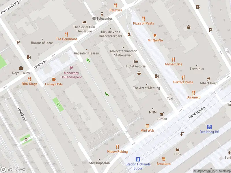 Ambulance met gepaste spoed naar de Stationsplein in 's-Gravenhage