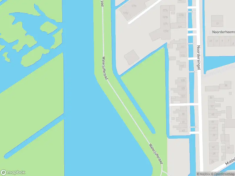 Brandweer met grote spoed naar de Pastoor Verburghweg in Berkel en Rodenrijs vanwege voertuigen te water