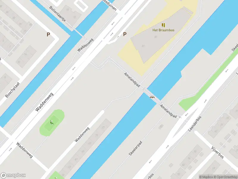 Ambulance met grote spoed naar de Waddenweg in Hoofddorp