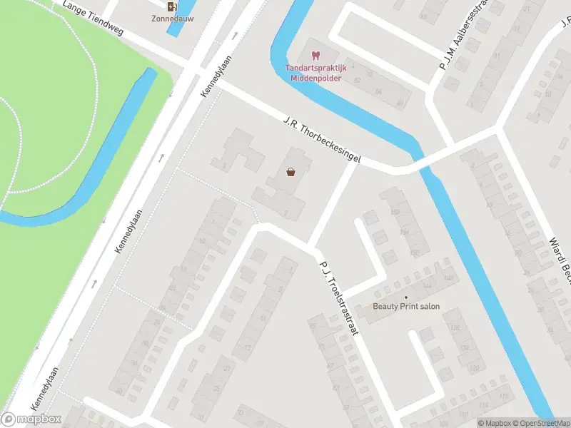 Ambulance met gepaste spoed naar de P.J. Troelstrastraat in Papendrecht