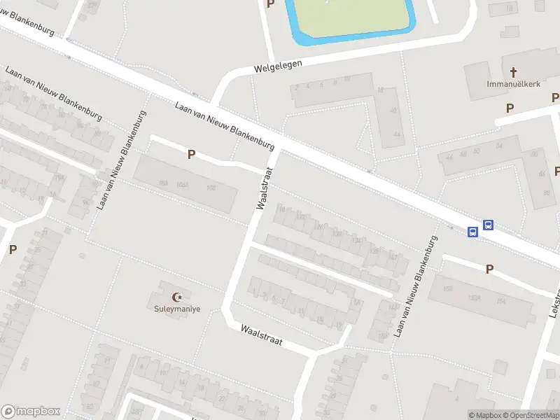 Ambulance met gepaste spoed naar de Laan van Nieuw Blankenburg in Rozenburg