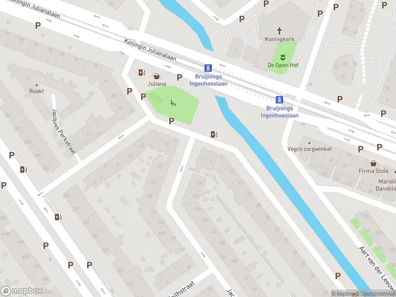 Ambulance met grote spoed naar de Bilderdijkplein in Voorburg