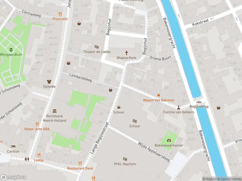 Ambulance met gepaste spoed naar de Lange Begijnestraat in Haarlem