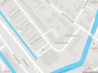 Ambulance met grote spoed naar de M.A. de Ruijterstraat in Spijkenisse