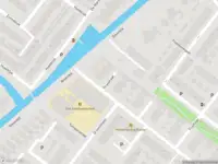 Ambulance met grote spoed naar de Preistraat in Wateringen