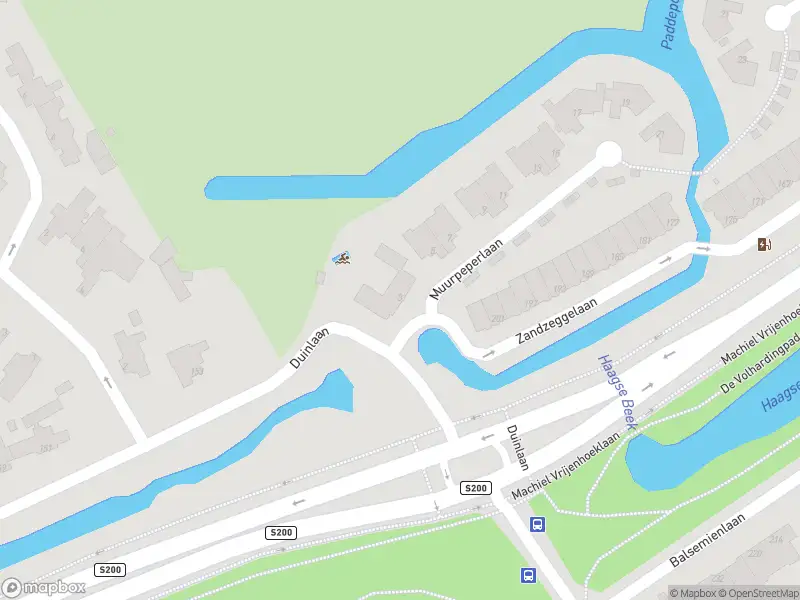 Ambulance met grote spoed naar de Muurpeperlaan in 's-Gravenhage