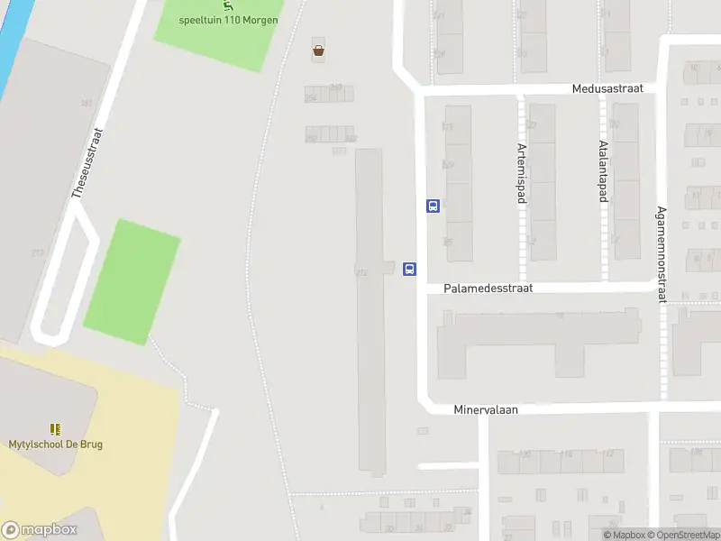 Ambulance met grote spoed naar de Achillesstraat in Rotterdam