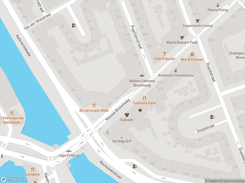 Ambulance met grote spoed naar de Nieuwe Binnenweg in Rotterdam