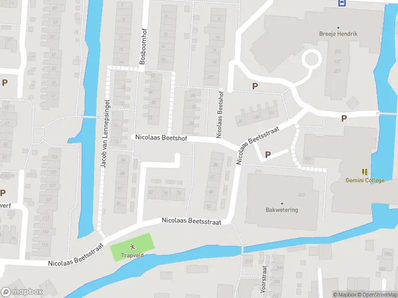 Ambulance met grote spoed naar de Nicolaas Beetsstraat in Lekkerkerk