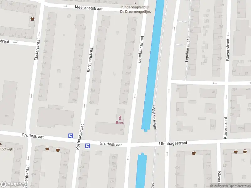 Ambulance met gepaste spoed naar de Lepelaarsingel in Rotterdam