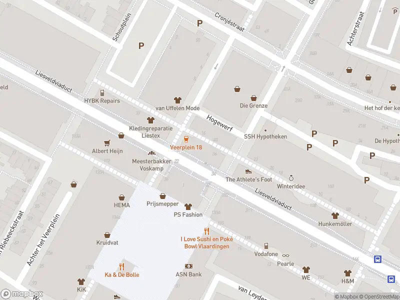 Ambulance met grote spoed naar de Hogewerf in Vlaardingen