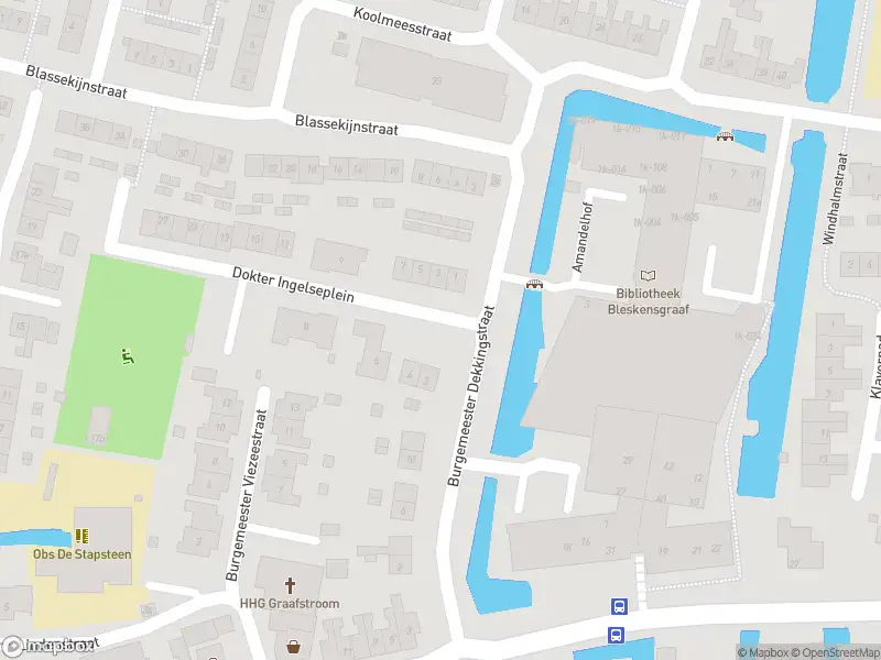 Ambulance met grote spoed naar de Dokter Ingelseplein in Bleskensgraaf