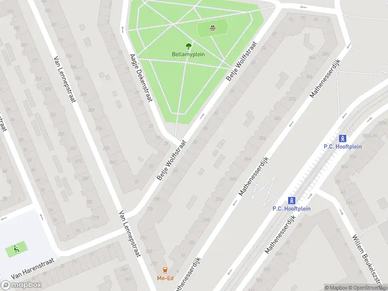 Ambulance met grote spoed naar de Betje Wolffstraat in Rotterdam