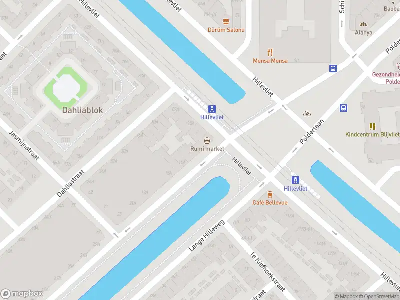 Ambulance met gepaste spoed naar de Lange Hilleweg in Rotterdam