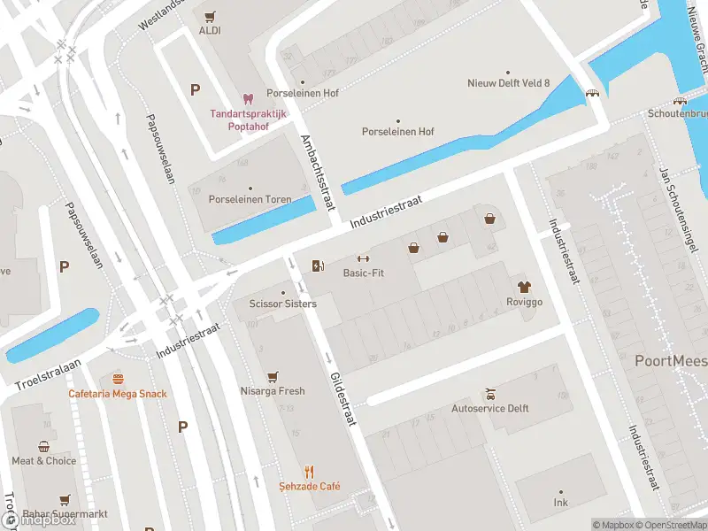 Ambulance met gepaste spoed naar de Industriestraat in Delft