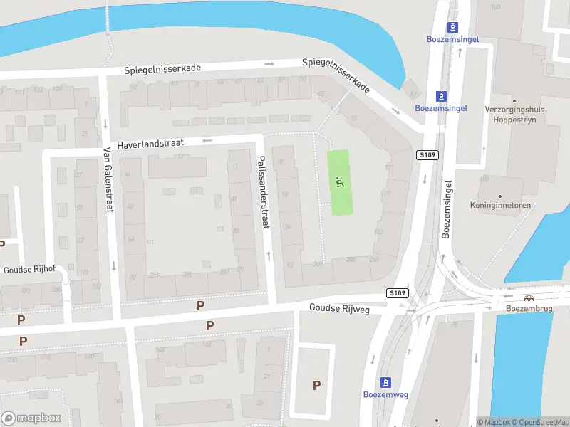 Ambulance met gepaste spoed naar de Palissanderstraat in Rotterdam