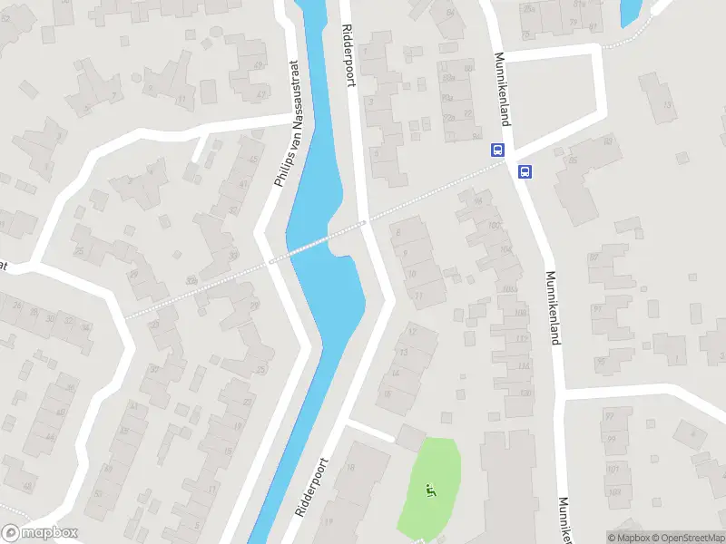 Ambulance met grote spoed naar de Ridderpoort in Sleeuwijk