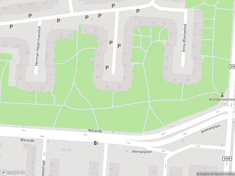 Ambulance met grote spoed naar de Charles Cocherethof in Rotterdam