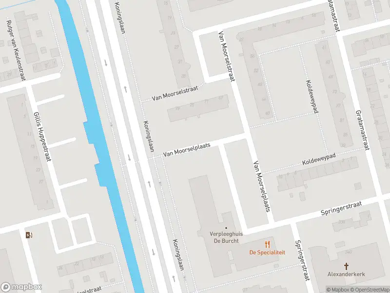 Brandweer met grote spoed naar de Adriaan Dortsmanstraat in Rotterdam vanwege reanimatie