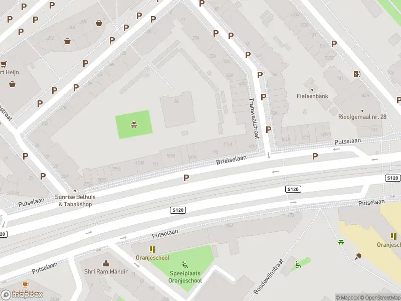 Ambulance met grote spoed naar de Putselaan in Rotterdam