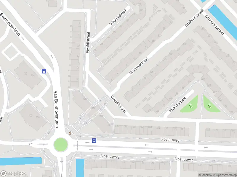 Ambulance met gepaste spoed naar de Brahmsstraat in Capelle aan den IJssel