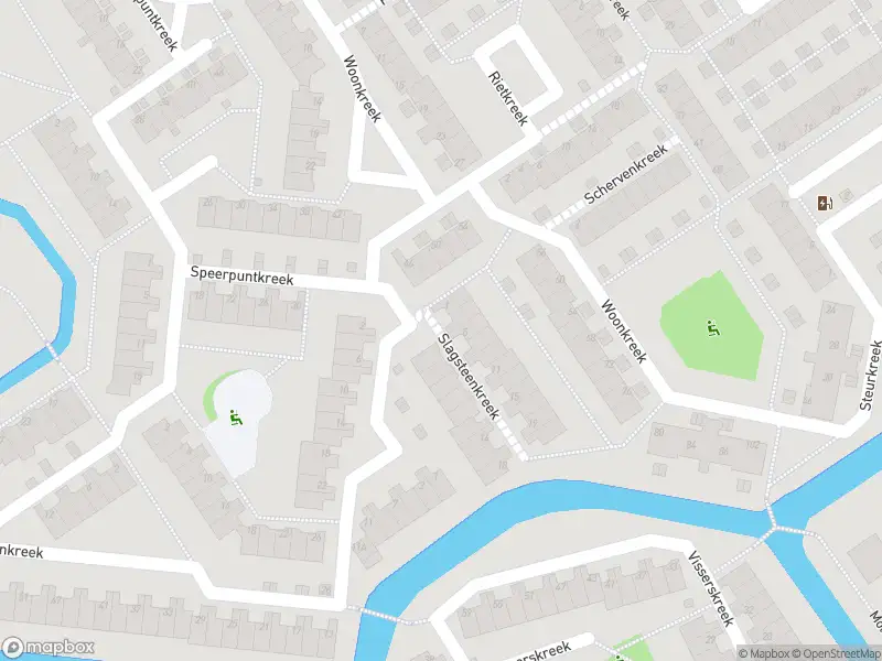 Ambulance met gepaste spoed naar de Slagsteenkreek in Spijkenisse