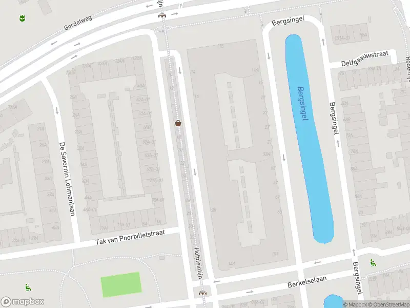 Ambulance met grote spoed naar de Voorburgstraat in Rotterdam