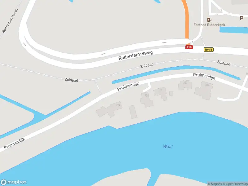 Ambulance met gepaste spoed naar de Pruimendijk in Ridderkerk